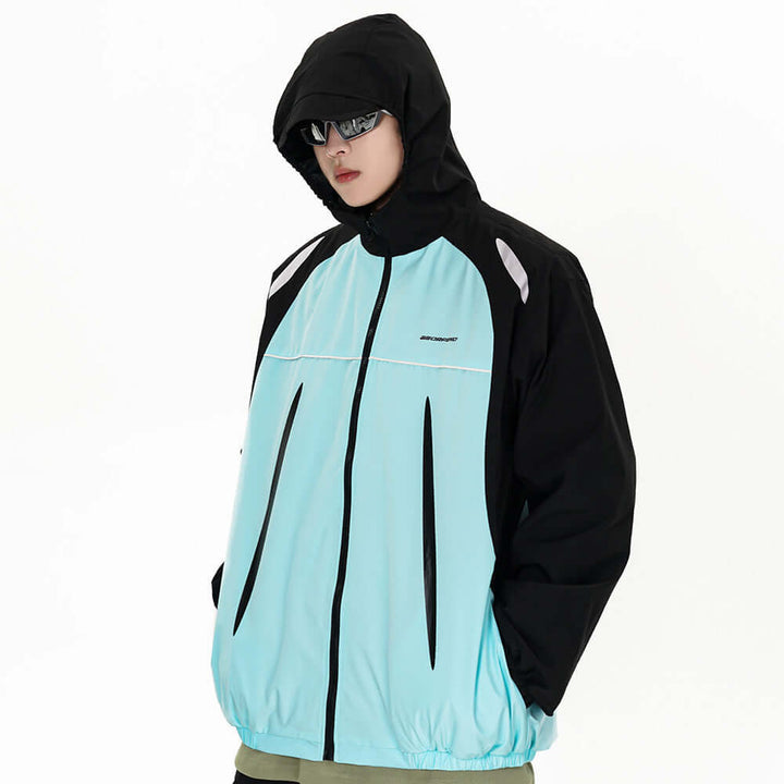 Stylish sun-protective wind coat for men in black and light blue, featuring an adjustable hood and sporty design.